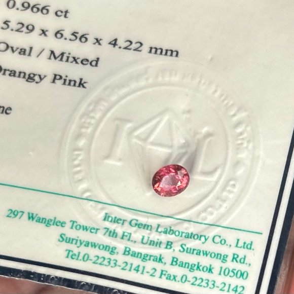 Natural Mozambique Tourmaline - IGL Certified 0.966 Carat Oval Pink Gemstone - Picture 2 of 2